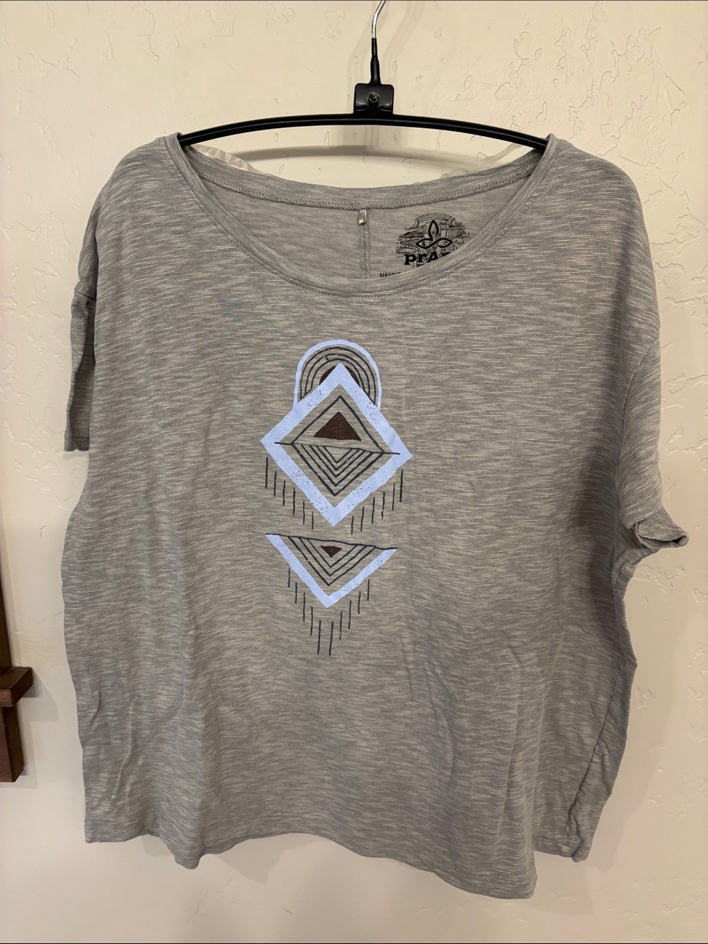 Prana screen print boxy tank, L, gray